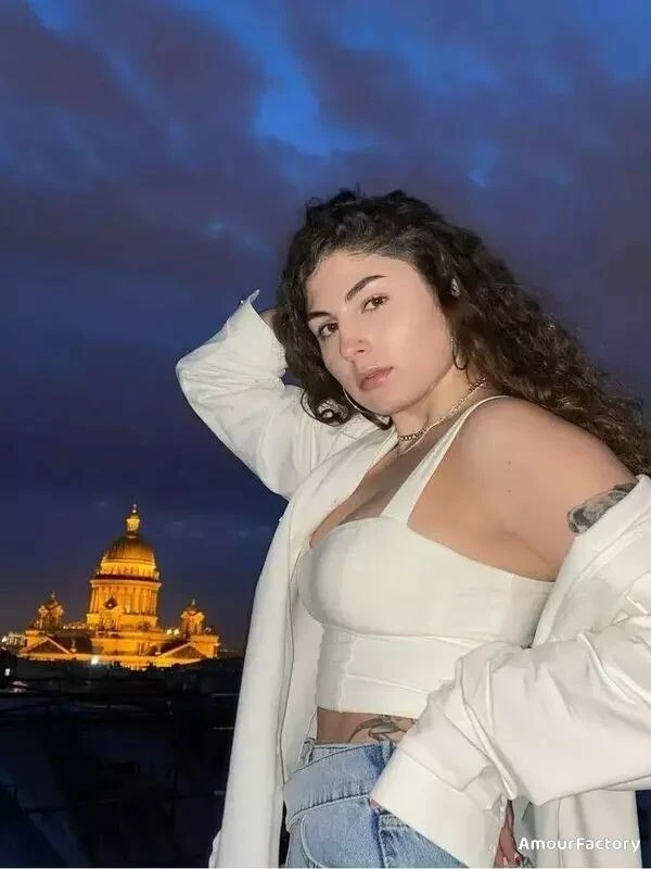 Oksana Profile image 1