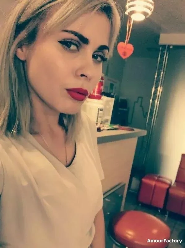 Angelina Profile image 4