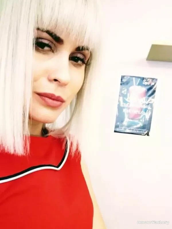 Angelina Profile image 2