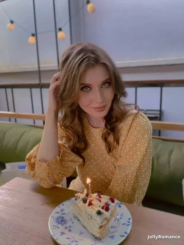 Aleksandra Profile image 2