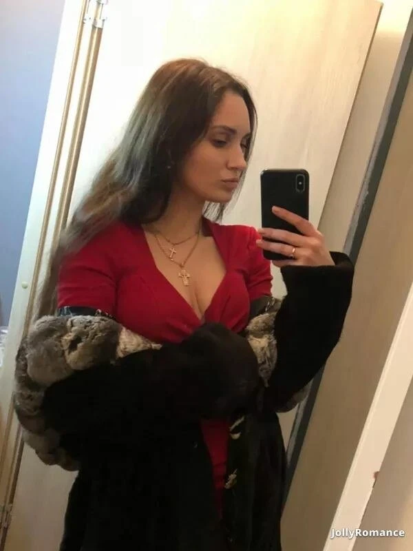 Alina Profile image 3