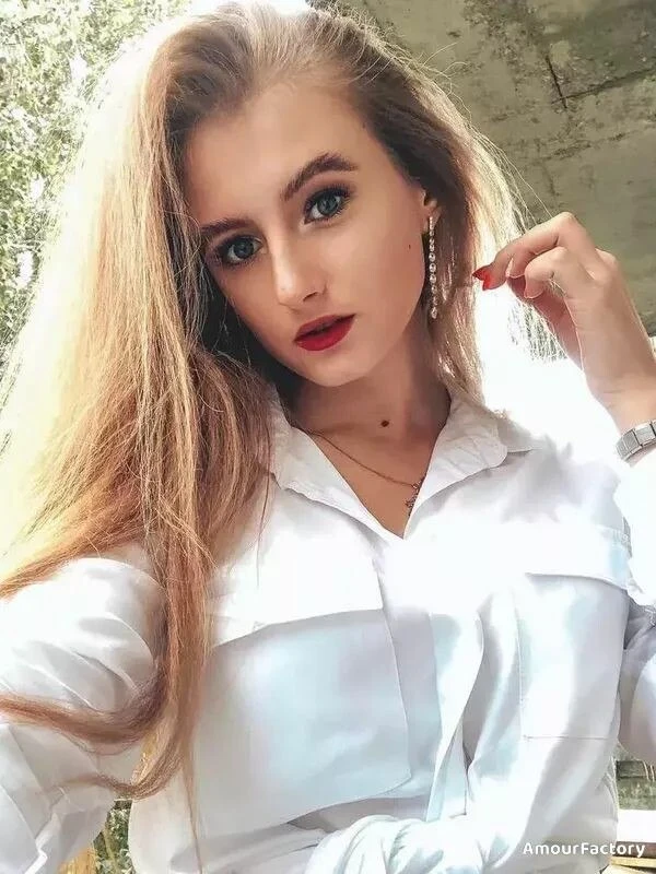 Alena Profile image 2