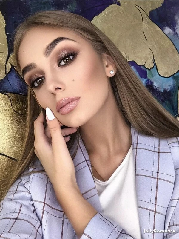 Alisa Profile image 1