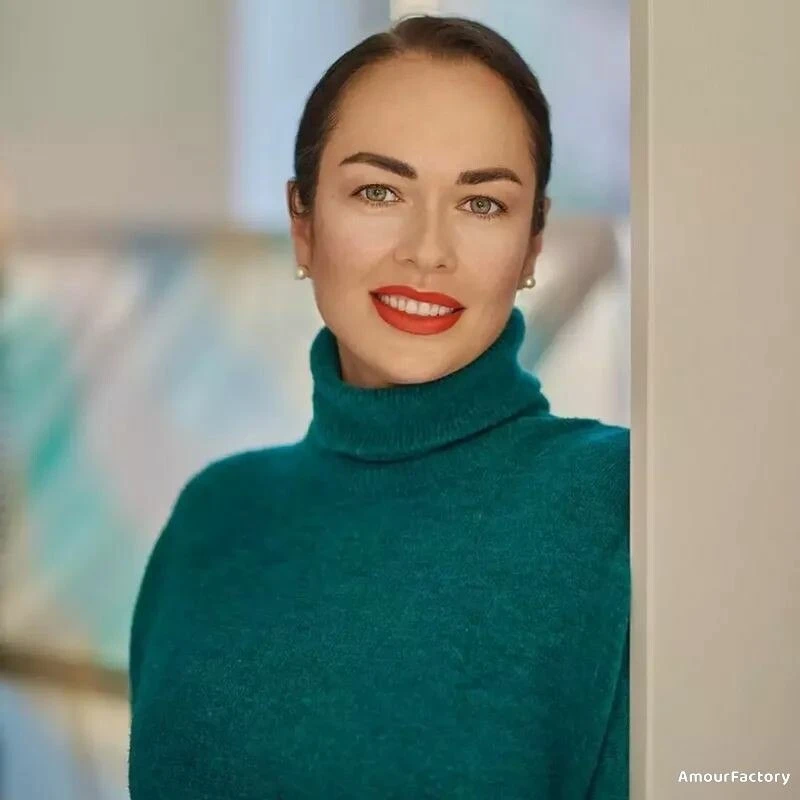 Julia Profile image 3