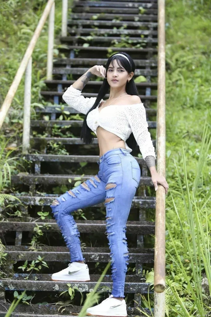 Jehyne Profile image 4