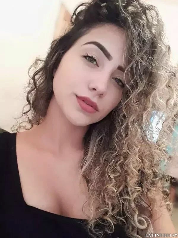 Carolina Profile image 1