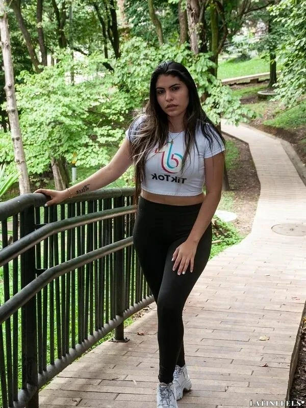 Carmen Profile image 2