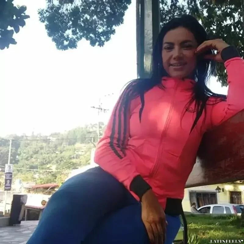 Desiree Profile image 3