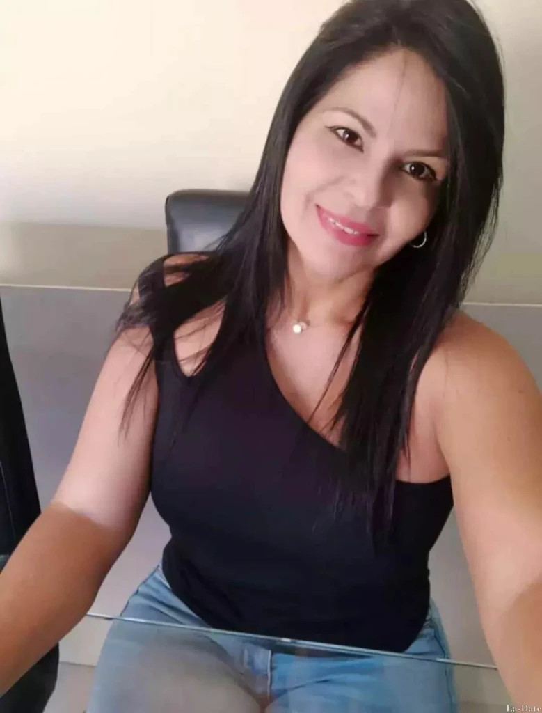 Alejandra Profile image 3