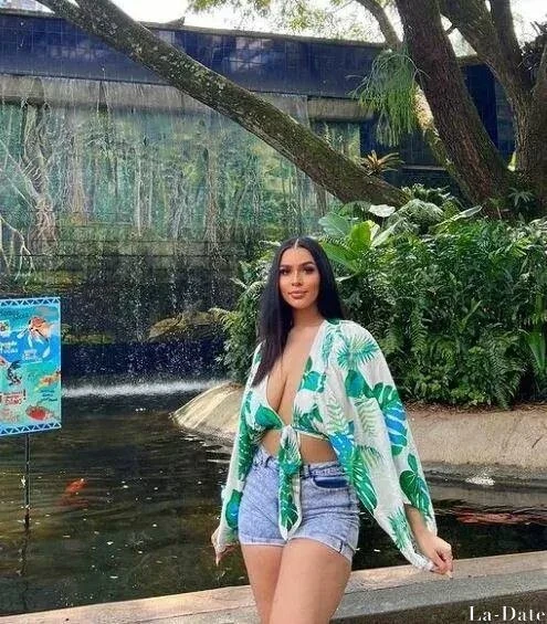 Arianny Profile image 1